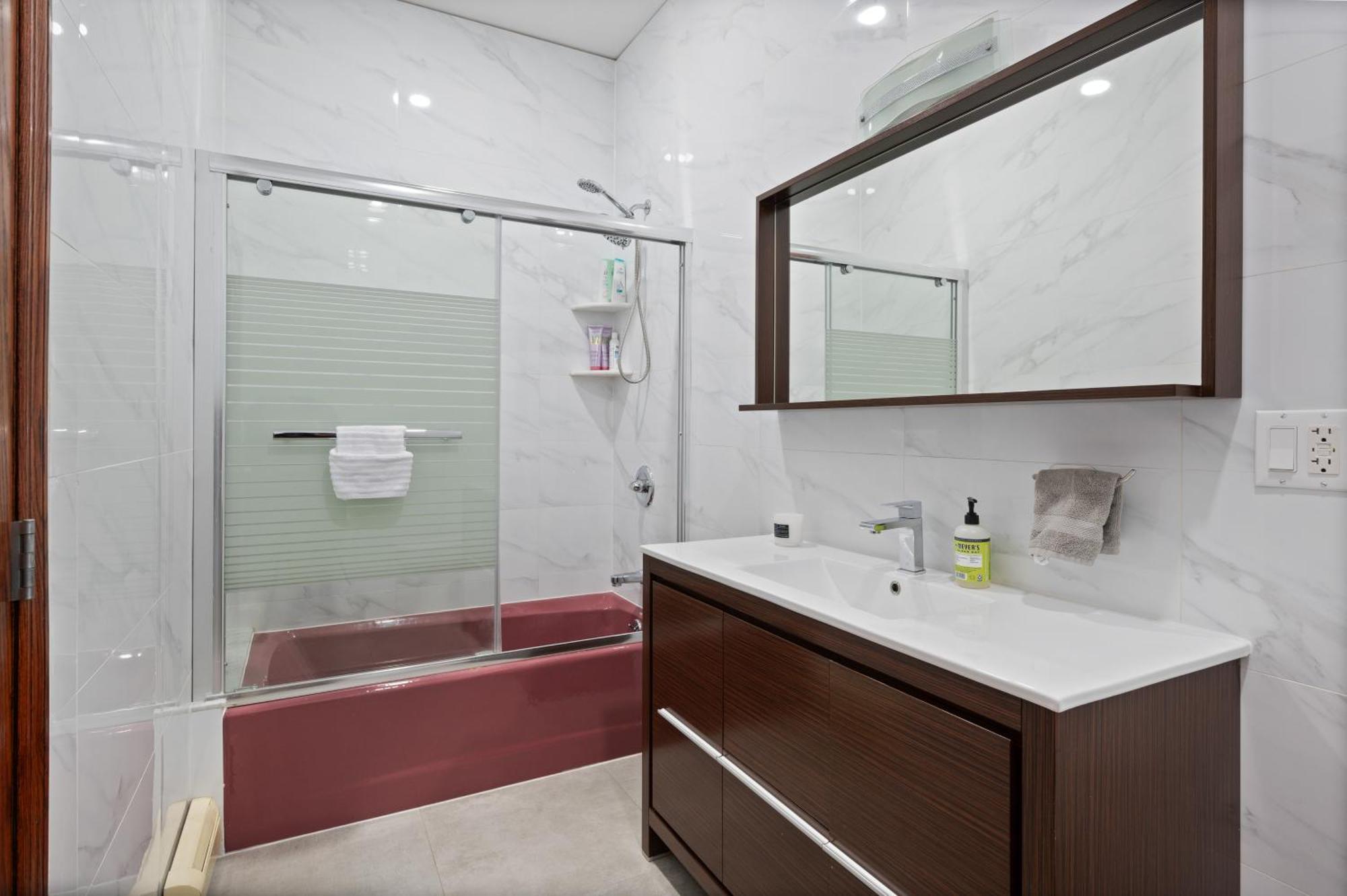 Massive Soho Loft 4 Bedrooms 2 Bath 7 Beds Hotel *