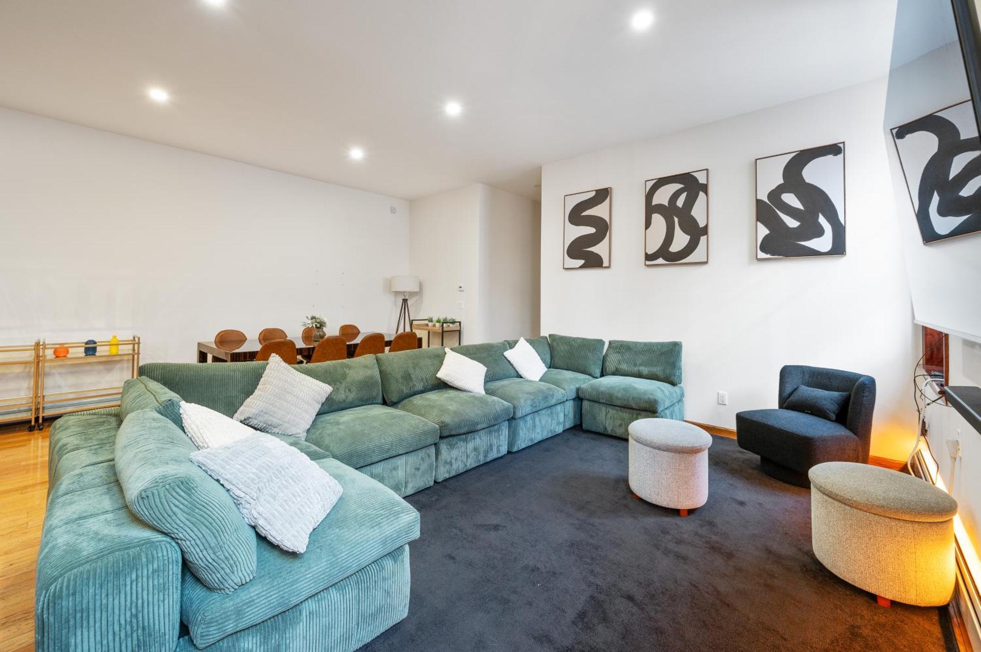Massive Soho Loft 4 Bedrooms 2 Bath 7 Beds Hotel