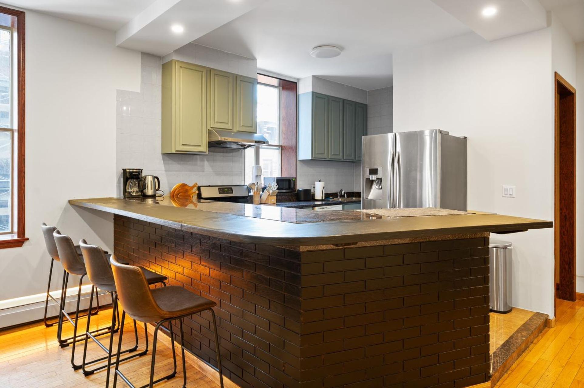 Hotel Massive Soho Loft 4 Bedrooms 2 Bath 7 Beds New York