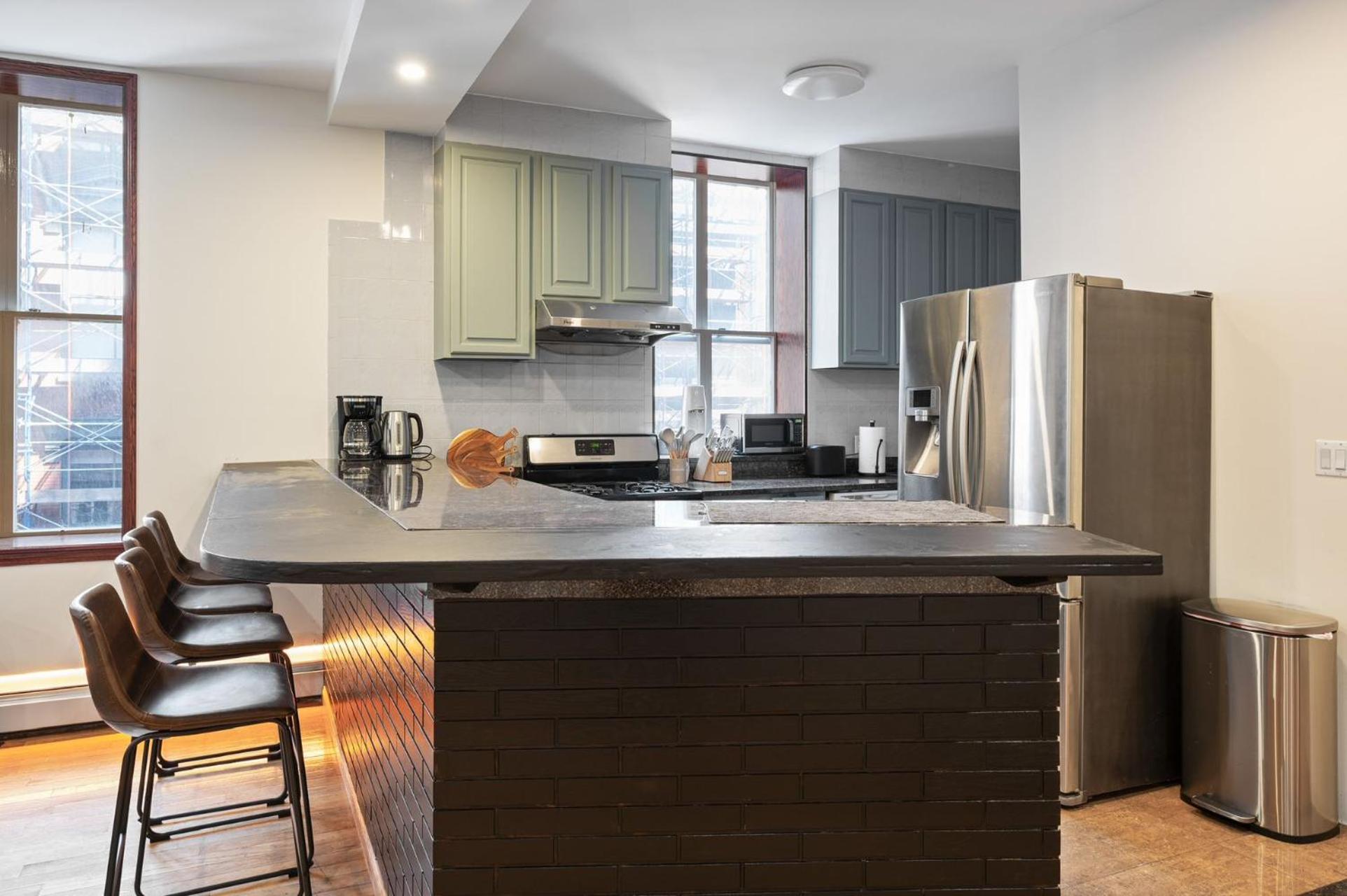 Massive Soho Loft 4 Bedrooms 2 Bath 7 Beds * New York