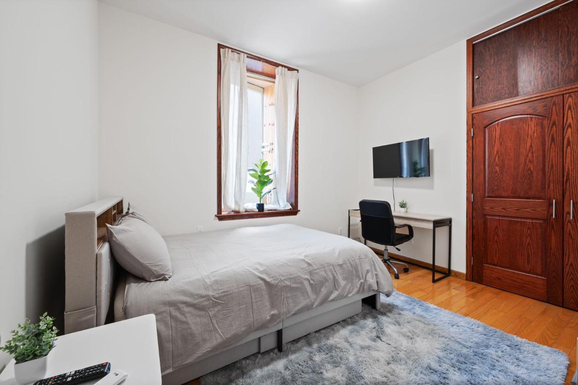Massive Soho Loft 4 Bedrooms 2 Bath 7 Beds New York
