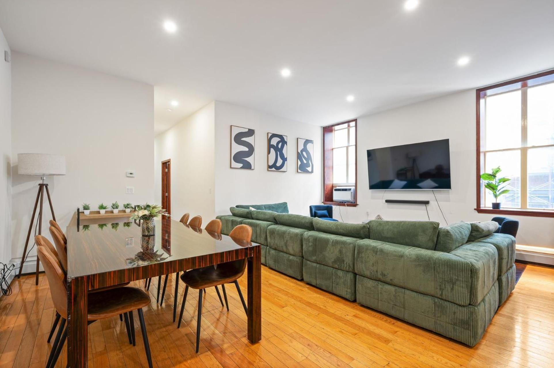 Hotel Massive Soho Loft 4 Bedrooms 2 Bath 7 Beds New York
