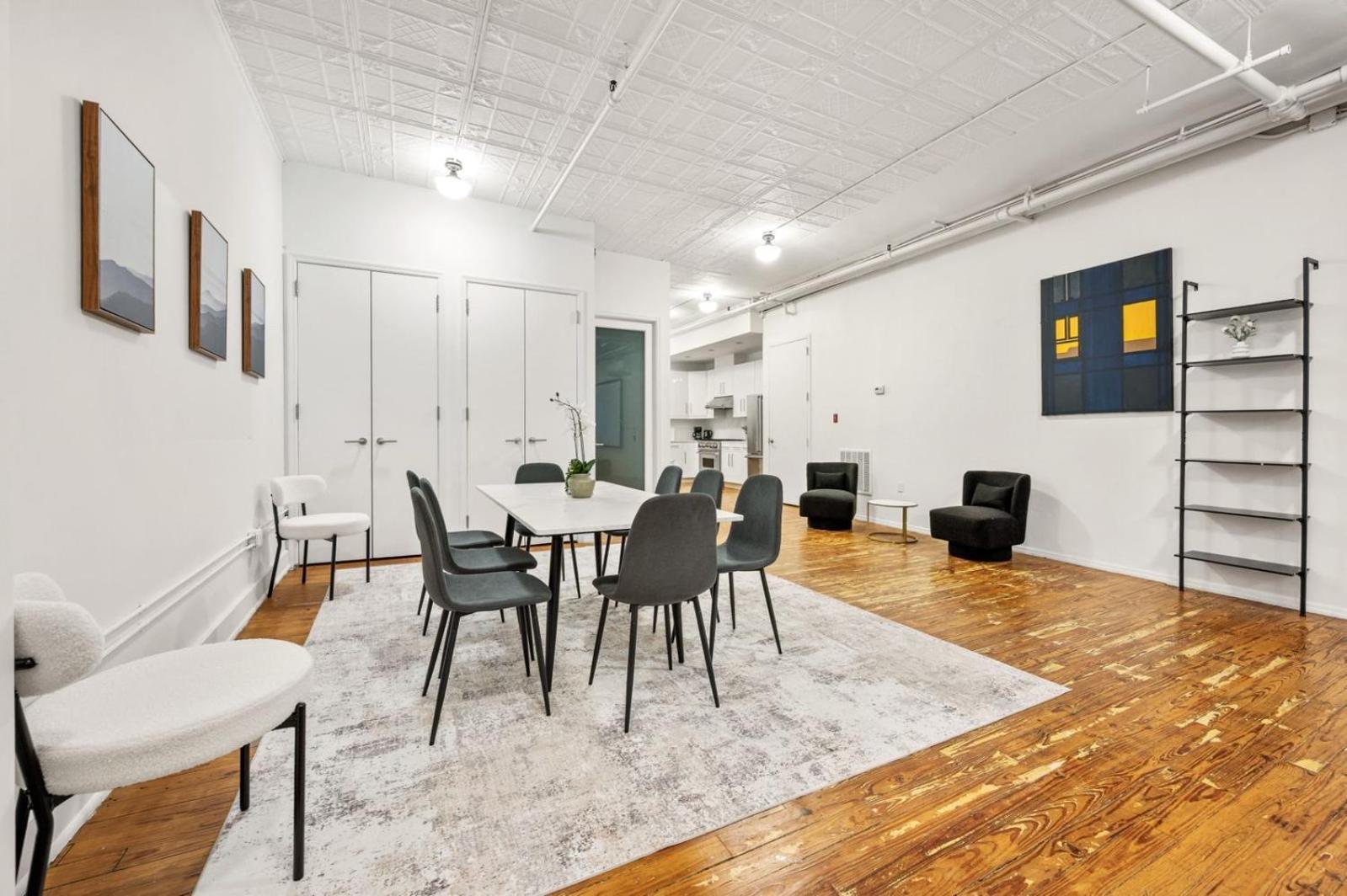 Hotel Massive Soho Loft 4 Bedrooms 2 Bath 7 Beds
